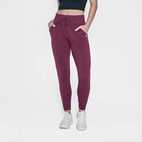 Sentia Athletics NWT Weekend Joggers - Mulberry color size PL - Picture 1 of 12